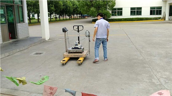 叉車電子秤維修送貨現場