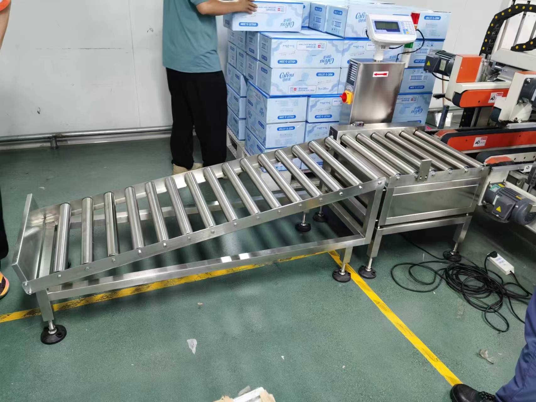 箱裝紙巾在線稱重 滾筒秤上下限報警